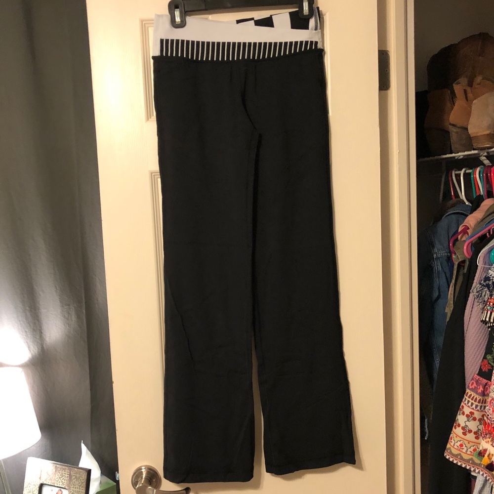 lululemon yoga pants